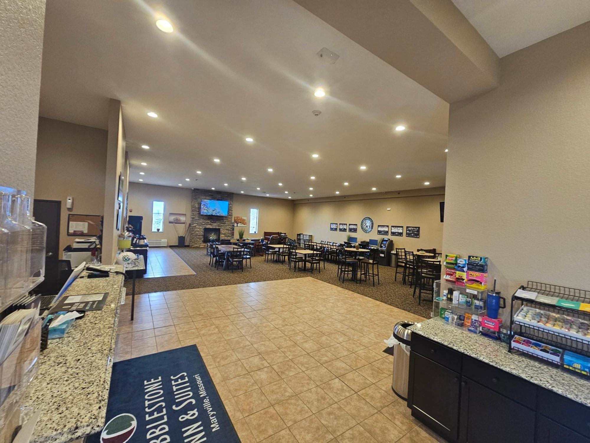 Cobblestone Inn & Suites Maryville Экстерьер фото